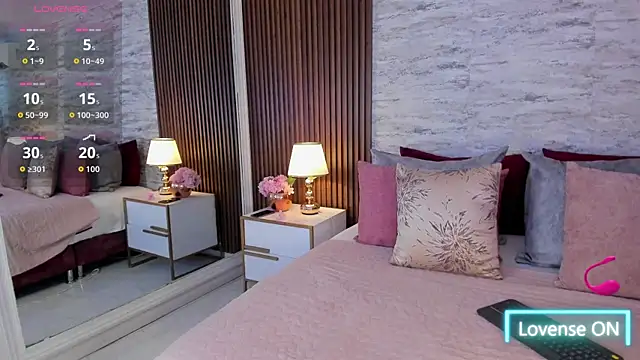 MadisonHunter2024 online show from 11-10-25, 07:41