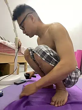 lixiaoshuai8 online show from 03-13-25, 12:27