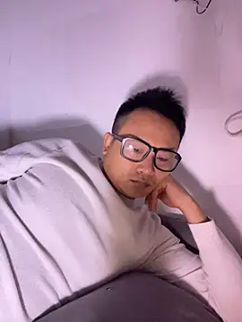 lixiaoshuai8 online show from 11-25-25, 05:52