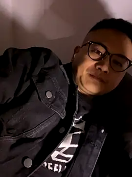 lixiaoshuai8 online show from 12-15-25, 06:41