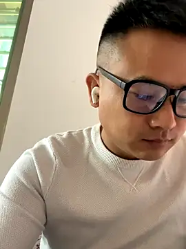 lixiaoshuai8 online show from 12-02-25, 04:14