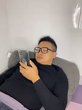 lixiaoshuai8 online show from 11-28-25, 05:29