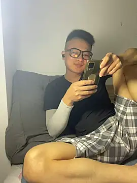 lixiaoshuai8 online show from 03-10-25, 02:05