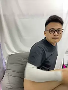 lixiaoshuai8 online show from 03-17-26, 07:11
