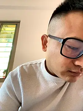 lixiaoshuai8 online show from 12-05-25, 04:44