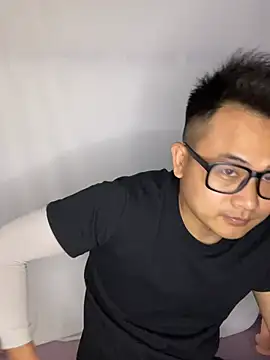 lixiaoshuai8 online show from 04-02-26, 07:48