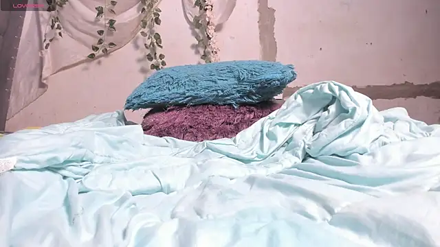 Snapshot of imtiffany_w chatting on 05-19-26, 02:24 imtiffany w online show from 05-19-26, 02:24