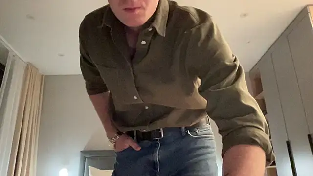 cute mark online show from 11-01-25, 05:40