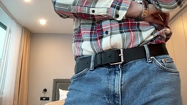 cute mark online show from 12-23-25, 07:29