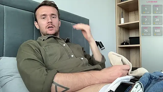 cute mark online show from 09-25-25, 12:44