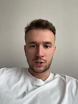 Snapshot of cute_mark chatting on 05-03-26, 11:37 cute mark online show from 05-03-26, 11:37