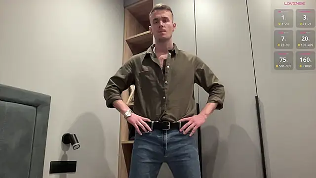 cute mark online show from 11-19-25, 02:39