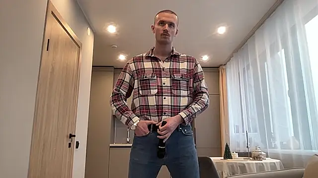 cute mark online show from 12-21-25, 09:55