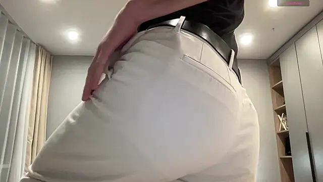 cute mark online show from 11-18-25, 08:12