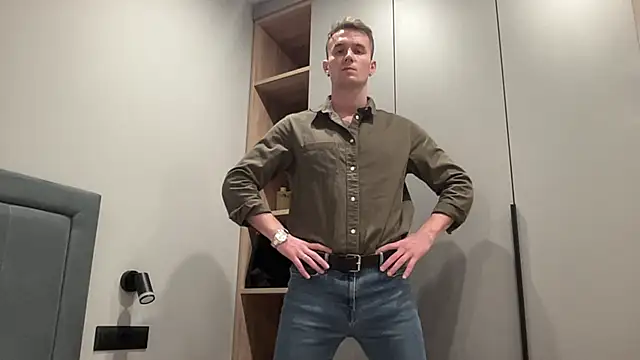 cute mark online show from 10-26-25, 05:57