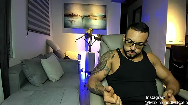 Maximo Marcelo online show from 03-18-25, 11:20