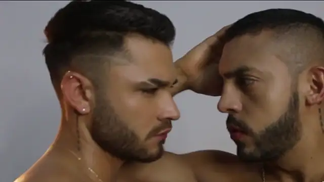 Maximo Marcelo online show from 10-15-25, 06:49