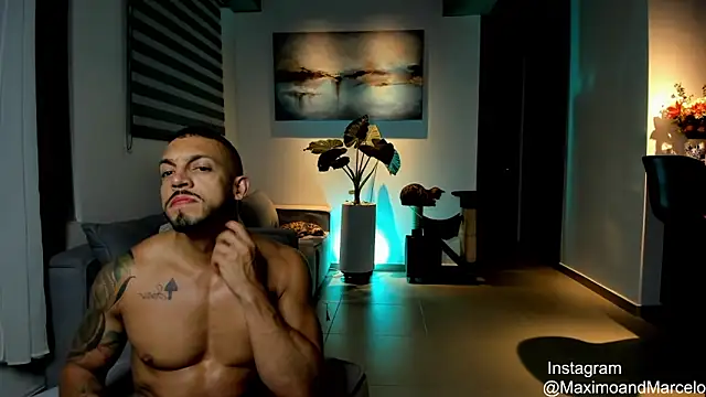 Maximo Marcelo online show from 02-21-25, 02:06