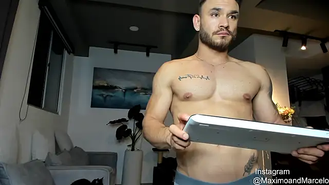 Maximo Marcelo online show from 02-25-25, 11:37