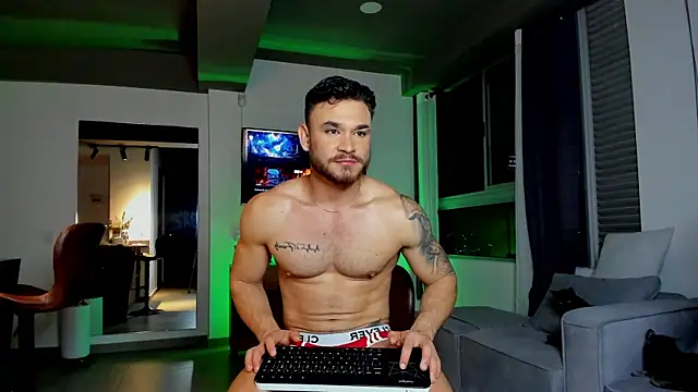 Maximo Marcelo online show from 02-05-25, 02:08