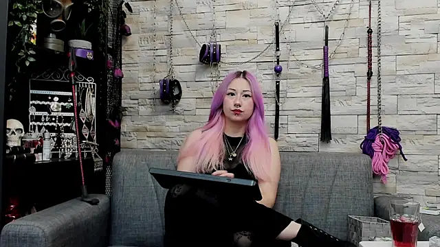 Snapshot of CruelMistress chatting on 06-03-26, 12:55 CruelMistress online show from 06-03-26, 12:55