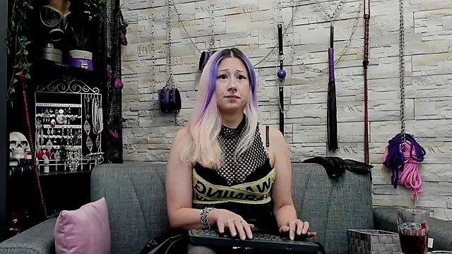 CruelMistress online show from 12-01-25, 12:00