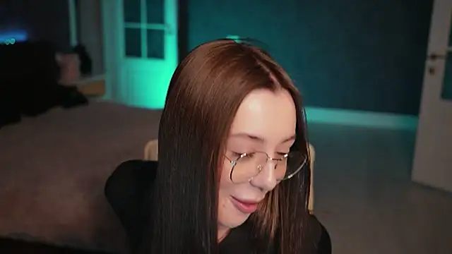 Snapshot of DinaCandy chatting on 03-27-26, 08:22 DinaCandy online show from 03-27-26, 08:22