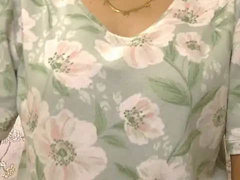  FluffyHxney  online show from 10-09-25, 04:07