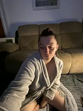 Snapshot of Stoner_BarbieXX chatting on 03-22-25, 10:26 Stoner BarbieXX online show from 03-22-25, 10:26