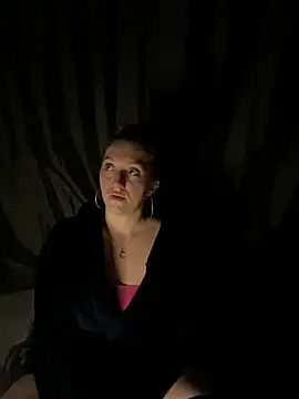 Snapshot of Stoner_BarbieXX chatting on 06-18-26, 08:36 Stoner BarbieXX online show from 06-18-26, 08:36