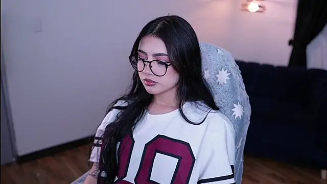 myeimmy 33 online show from 07-10-26, 01:44