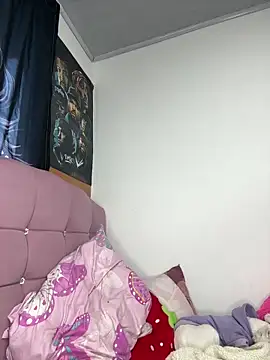 Snapshot of myeimmy_33 chatting on 01-20-25, 10:59 myeimmy 33 online show from 01-20-25, 10:59