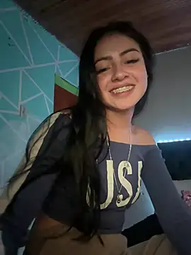 Snapshot of myeimmy_33 chatting on 01-11-25, 10:40 myeimmy 33 online show from 01-11-25, 10:40