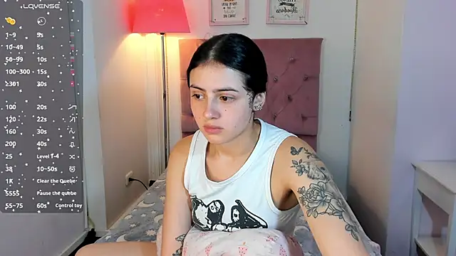 Snapshot of myeimmy_33 chatting on 03-17-25, 02:56 myeimmy 33 online show from 03-17-25, 02:56