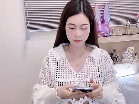 Zozo qq online show from 10-27-25, 02:07