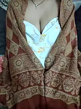 Snapshot of milf-kaira chatting on 01-08-25, 06:20 milf-kaira online show from 01-08-25, 06:20