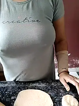 Snapshot of milf-kaira chatting on 12-21-24, 09:33 milf-kaira online show from 12-21-24, 09:33