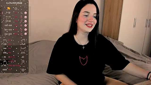 Snapshot of __Latisha__ chatting on 02-27-25, 04:02   Latisha   online show from 02-27-25, 04:02