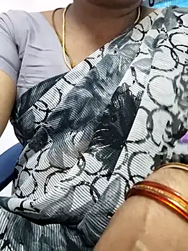 Snapshot of Tamilrojanew chatting on 10-08-25, 06:59 Tamilrojanew online show from 10-08-25, 06:59