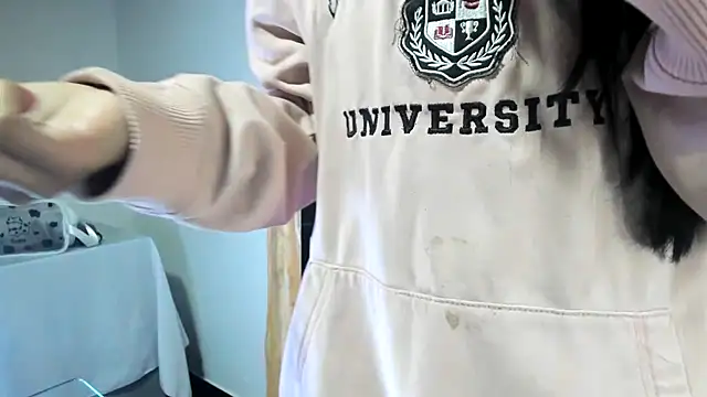 Little aphrodite online show from 04-21-26, 01:42