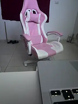 brithneysquirt online show from 01-12-25, 05:45