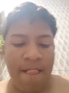 Snapshot of Tu_papi_69_ chatting on 10-03-25, 02:37 Tu papi 69 online show from 10-03-25, 02:37