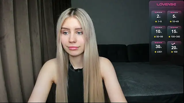 Kitty Aurora online show from 10-27-25, 04:52