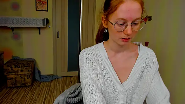 Fire Luna online show from 10-06-25, 04:46