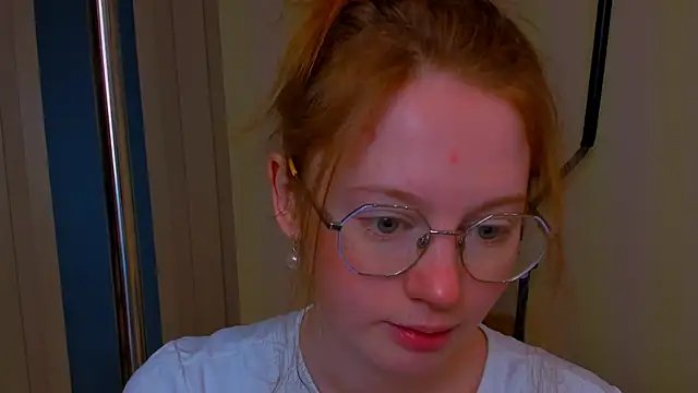 Snapshot of Fire_Luna chatting on 02-05-26, 05:36 Fire Luna online show from 02-05-26, 05:36