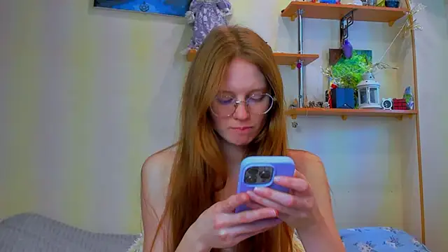 Snapshot of Fire_Luna chatting on 02-18-26, 05:05 Fire Luna online show from 02-18-26, 05:05