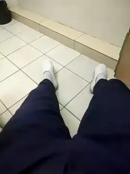 Snapshot of gatmoreno1 chatting on 09-26-25, 04:58 gatmoreno1 online show from 09-26-25, 04:58