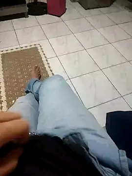 Snapshot of gatmoreno1 chatting on 10-28-25, 09:14 gatmoreno1 online show from 10-28-25, 09:14