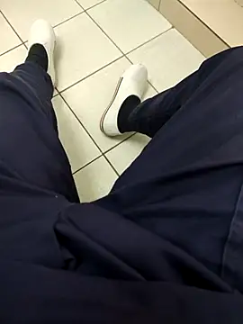 Snapshot of gatmoreno1 chatting on 09-17-25, 06:43 gatmoreno1 online show from 09-17-25, 06:43