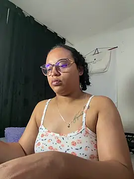 Snapshot of angela_angels_ chatting on 05-23-26, 01:48 angela angels online show from 05-23-26, 01:48